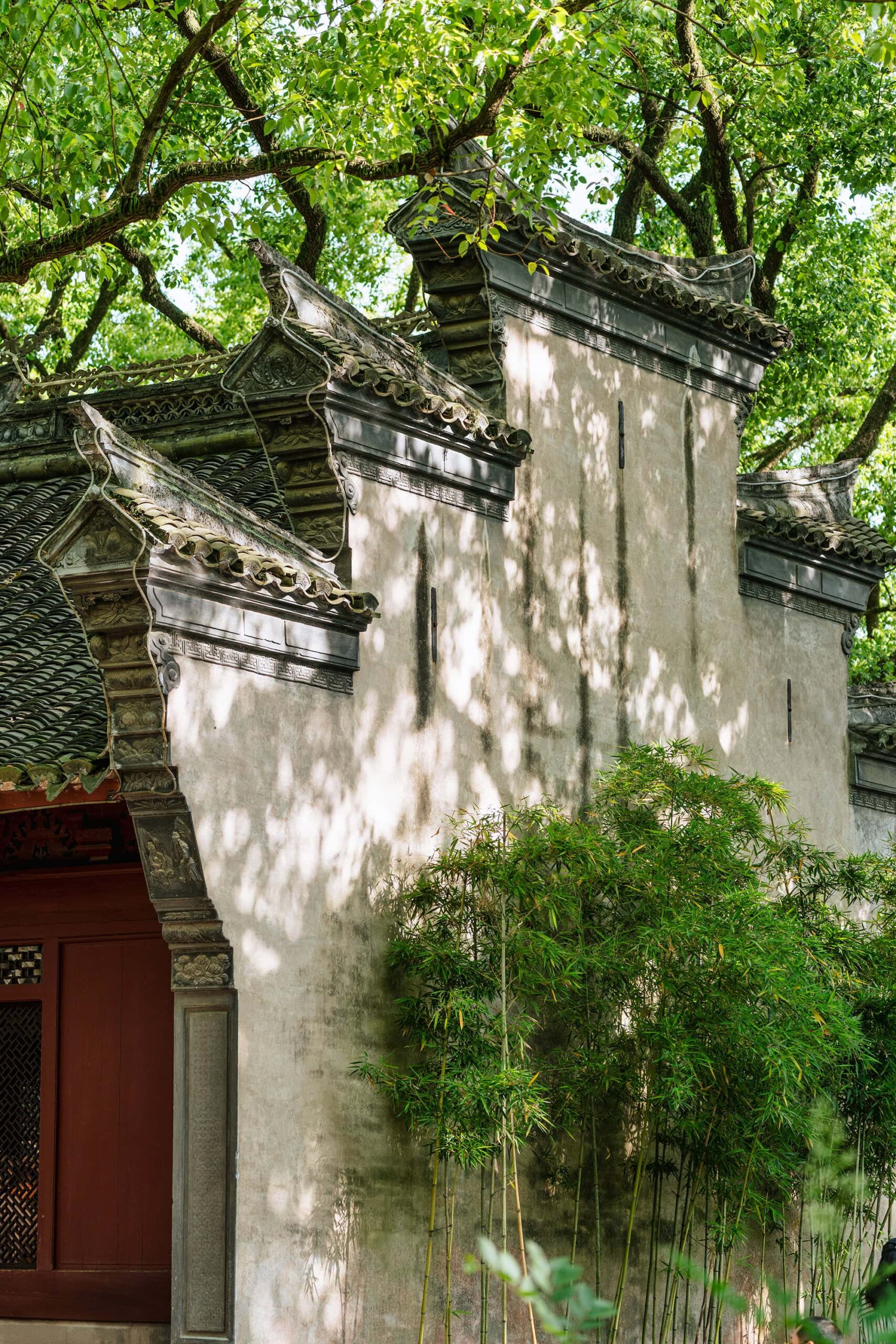 Close-up detail of the left section of the horse-head walls in the East Garden