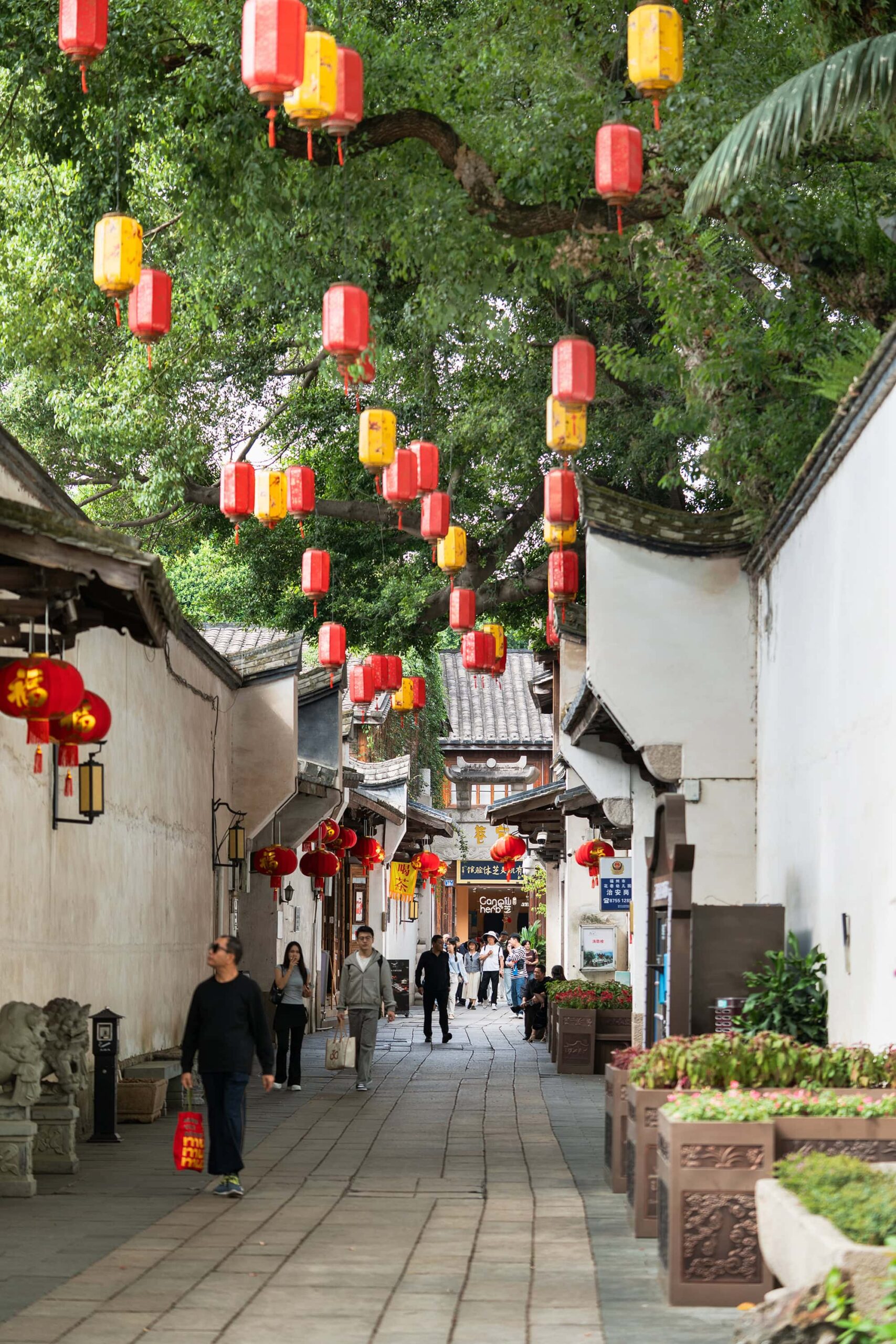 Historic laneways of Sanfang Qixiang, one of the top Fuzhou city attractions blending Ming–Qing heritage with lively street culture